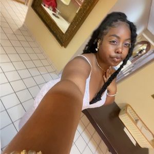 Meet your Posher, Trinitee